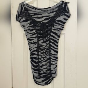 Body Central Black and Gray Zebra Print Short Sleeve Top